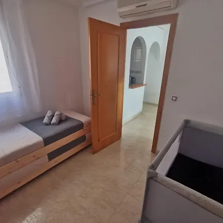 Casa De Luz - Lovely Two Bedroom Appartment In The Centre Of Torrevieja At Only 700 Meters From The Beach & Boulevard Torrevieja