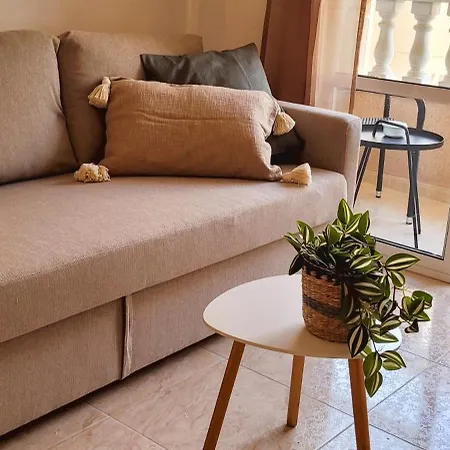 Casa De Luz - Lovely Two Bedroom Appartment In The Centre Of Torrevieja At Only 700 Meters From The Beach & Boulevard