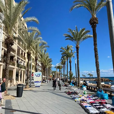Casa De Luz - Lovely Two Bedroom Appartment In The Centre Of Torrevieja At Only 700 Meters From The Beach & Boulevard *