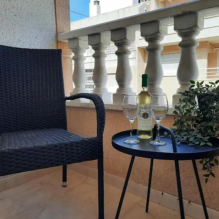Casa De Luz - Lovely Two Bedroom Appartment In The Centre Of Torrevieja At Only 700 Meters From The Beach & Boulevard Lägenhet