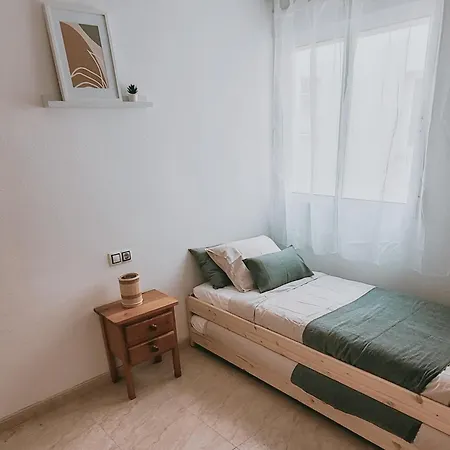 Casa De Luz - Lovely Two Bedroom Appartment In The Centre Of Torrevieja At Only 700 Meters From The Beach & Boulevard Torrevieja